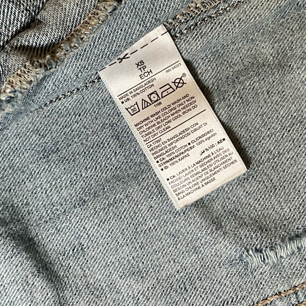 Old Navy Light Denim Jean Jacket‎ - Picture 3 of 4